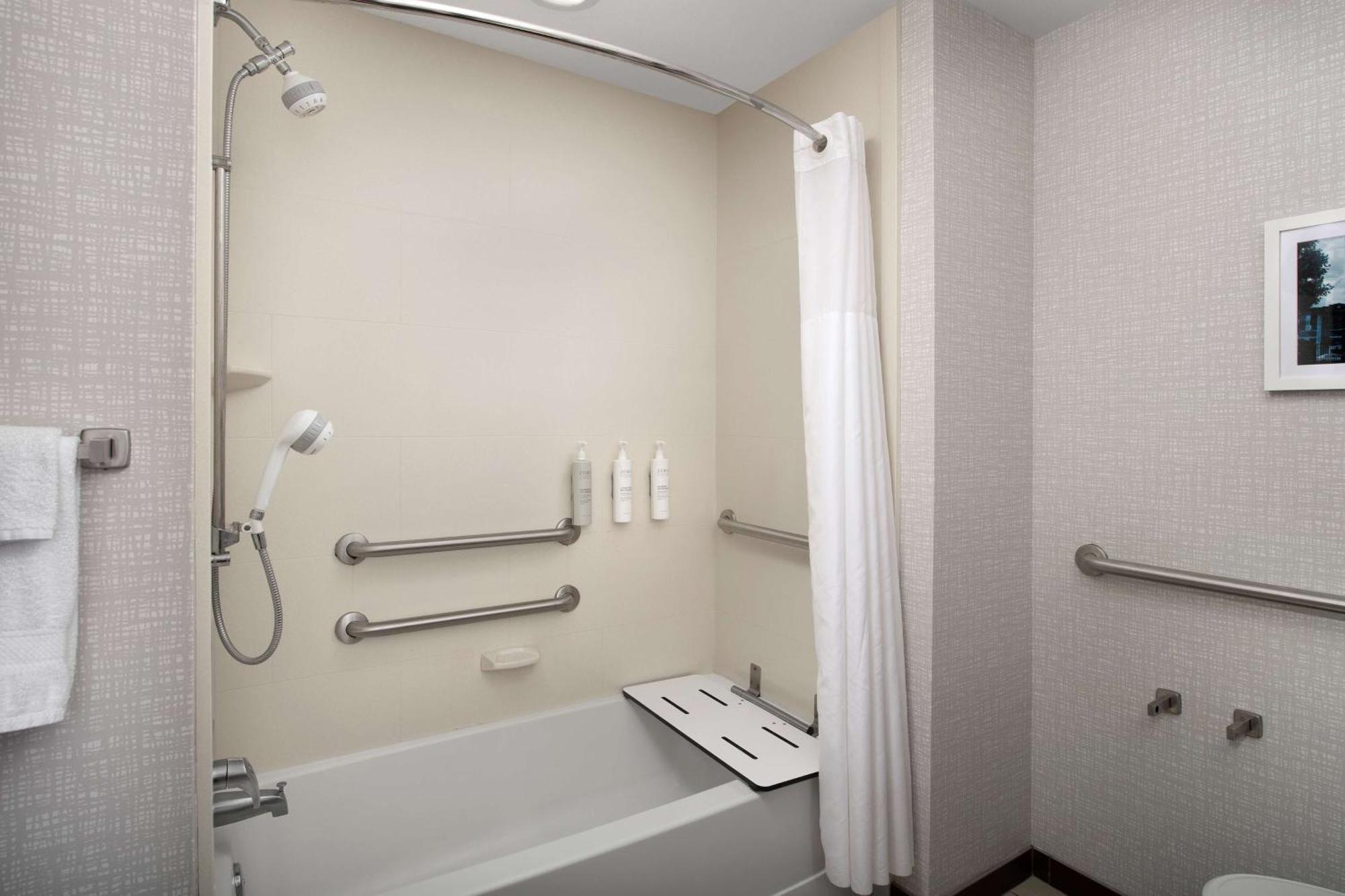 Hampton Inn Knoxville Clinton I-75 Экстерьер фото