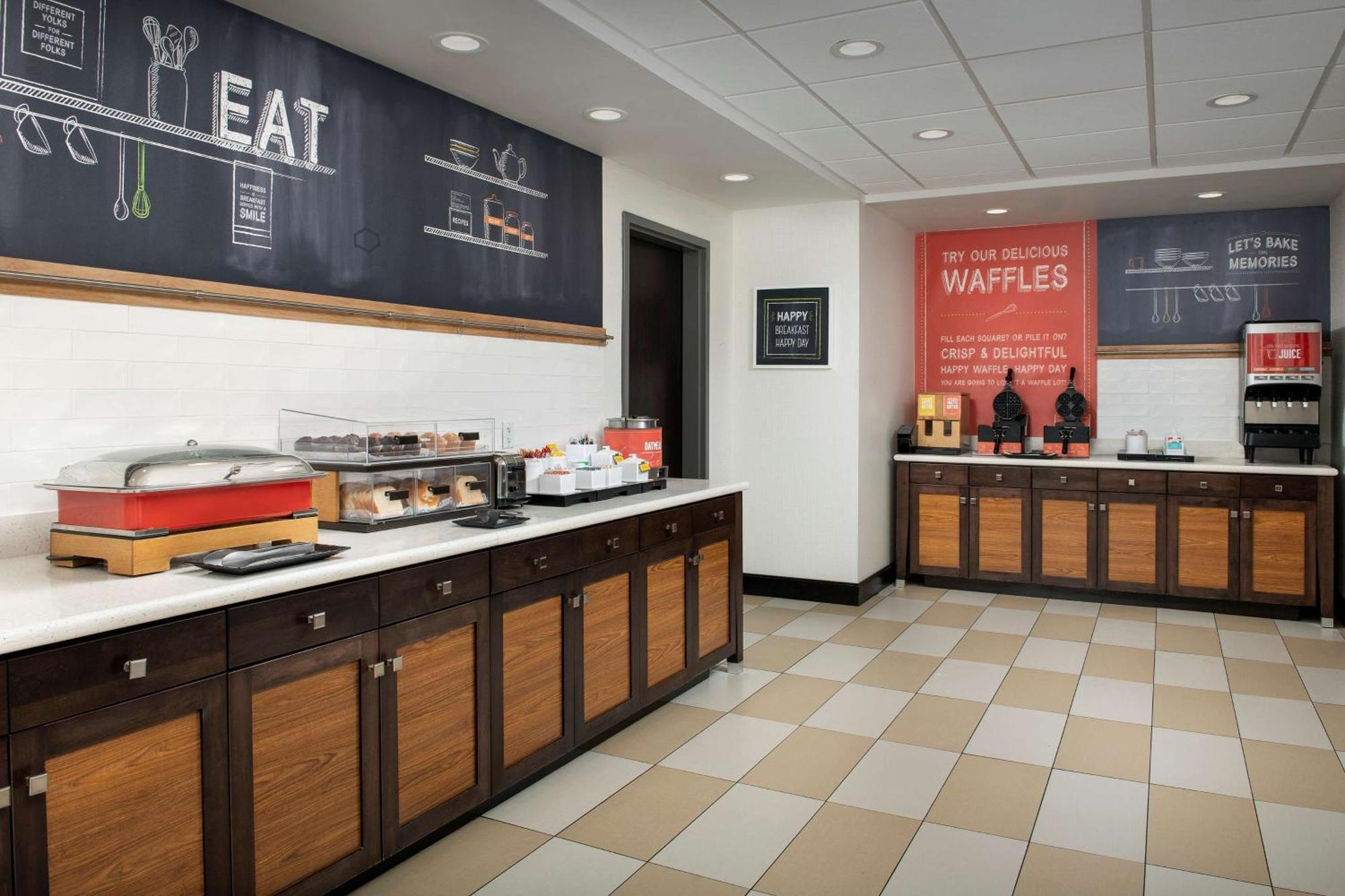 Hampton Inn Knoxville Clinton I-75 Экстерьер фото
